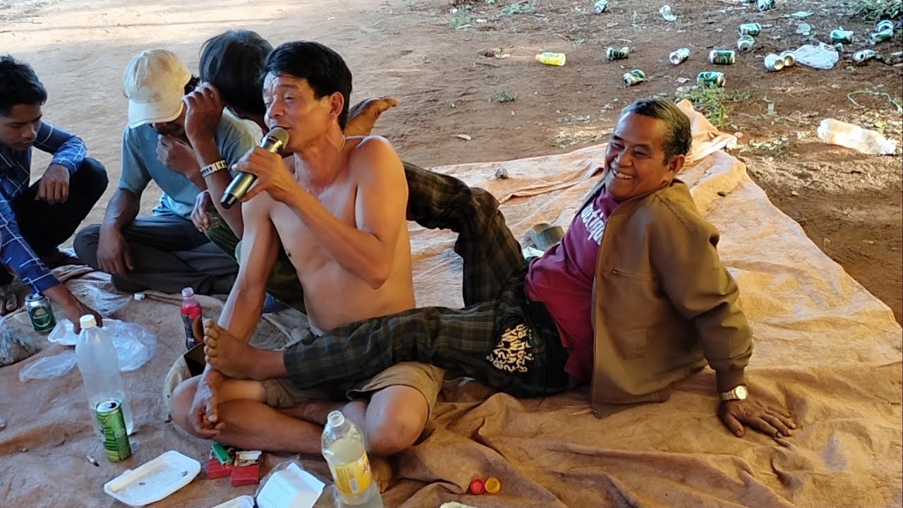 VÂNG EM Ạ ! Ơ LAH MŎ |yal jrai ơi rik plei bui