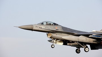 F16 J-142 - Apache AH-64, Demo Team Solo Display