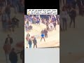 حصان جامح يربك المتفرجين لكن كان ضمن الجمهور فارس لا يشق له غبار 