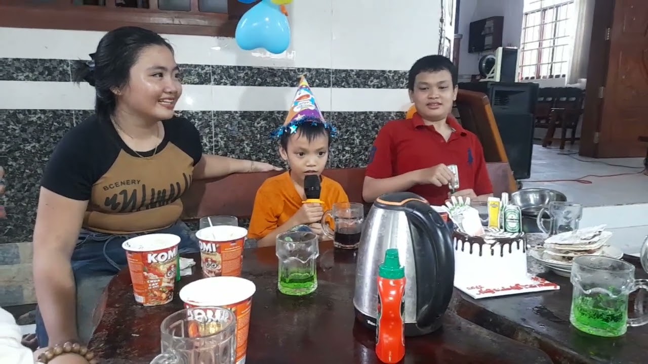 Anh Tư cuộc cắc karaoke Mẹ ơi có biết tặng mọi người ngày sinh nhật