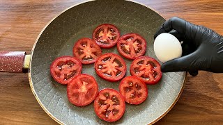 Just add eggs 🥚 to 2 tomato! 🍅 Quick breakfast in 5 minutes. Simple and delicious..