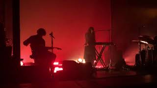 Beach House - Chariot (Debut) Live