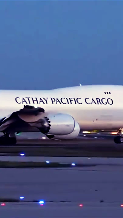 #cathaypacificairways #takeoff #aviation #planespotting  #london #unitedkingdom