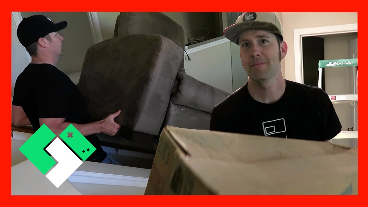 WHO'S MOVING NOW? (Day 1828) | Clintus.tv