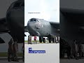 Se estrella un bombardero B-52 de la Fuerza Aérea estadounidense después del despegue en California
