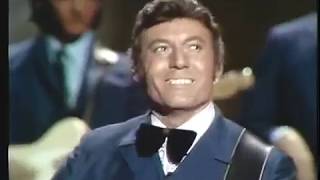 Blue Suede Shoes - Carl Perkins (Live at Johnny Cash Show)