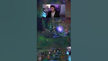 INSANE 1v2 Outplay in League of Legends