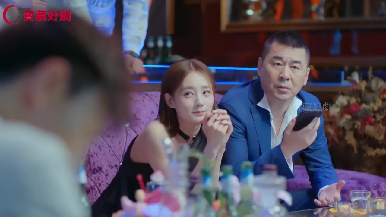 窮女孩僱大叔假扮富豪男友被嘲笑，結果他是真富豪，打臉全場！#最新電影 #最新電視劇 #最新古裝劇 #热播剧 #逆襲 #爽文 #打臉 #爽劇