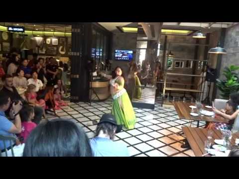 3     ثلاث دقات أبو و يسرا