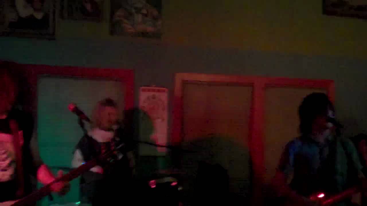 Wavves- "King of the Beach" Live at Madam Wong's