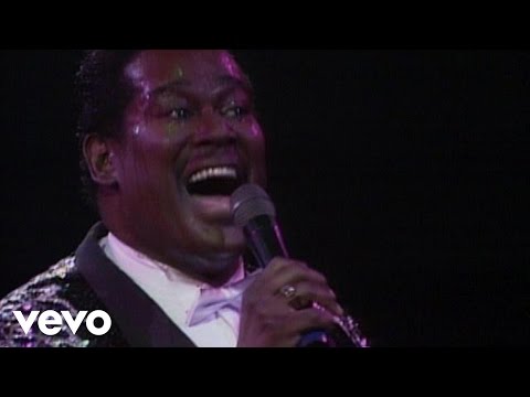 Luther Vandross - Love Won't Let Me Wait (from Live at Wembley)