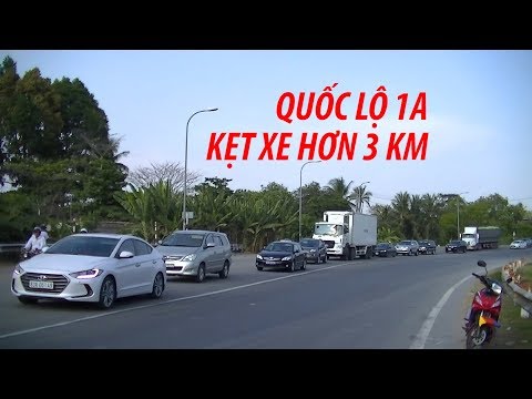 Video Quốc lộ 1A kẹt xe hơn 3 km vì tai nạn trên cầu Kinh... - youtube