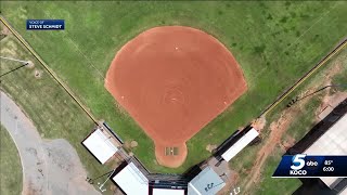 Minco uses power of prayer to heal community following softball bus crash