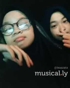 So cute leazata and laika