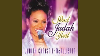 Vignette de la vidéo "Judith Christie McAllister - Let's Praise the Lord"