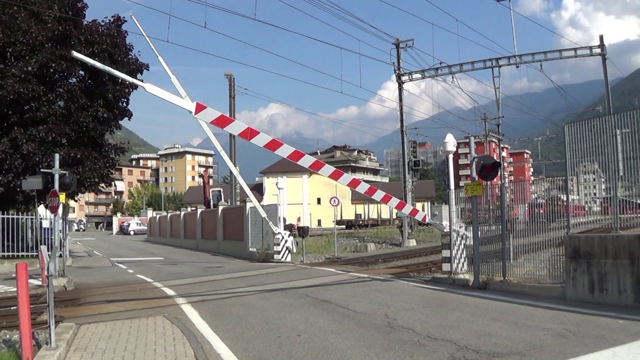 Passaggio a livello di via San Giuseppe - Tirano (SO) / Level Crossing / Bahnübergang / Planovergang