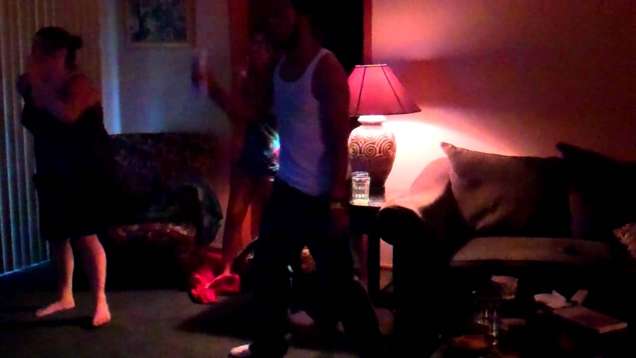 SKINNY WOLVERINE SHAKES A TAIL FEATHER! - YouTube