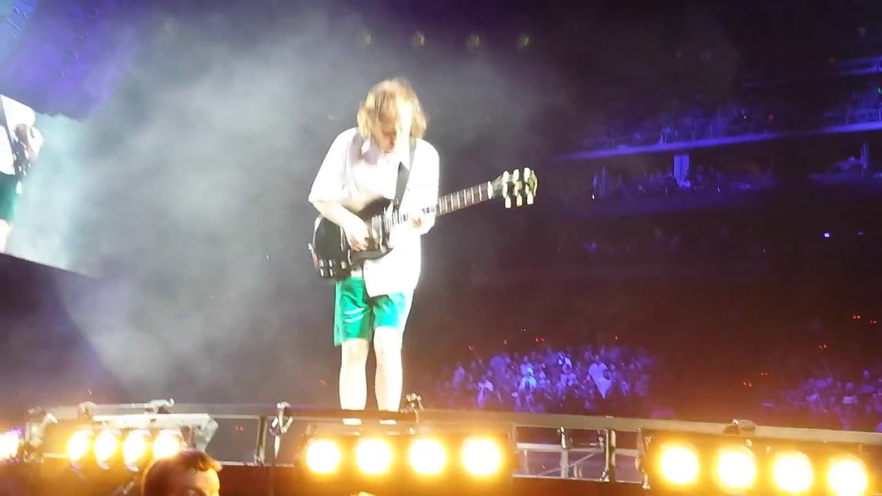 AC/DC - Let There Be Rock - Live in Kansas City - Sprint Center 2016 ...