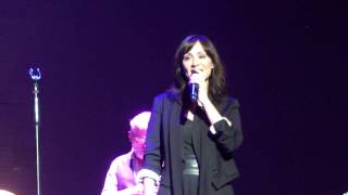 Natalie Imbruglia - Stuck on the Moon (live)