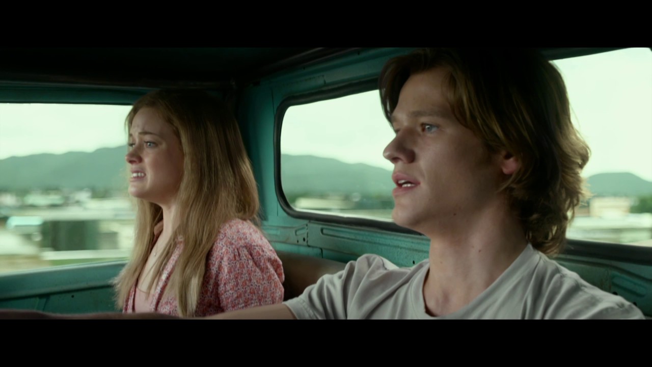 Monster Trucks - Clip Manejando en el techo