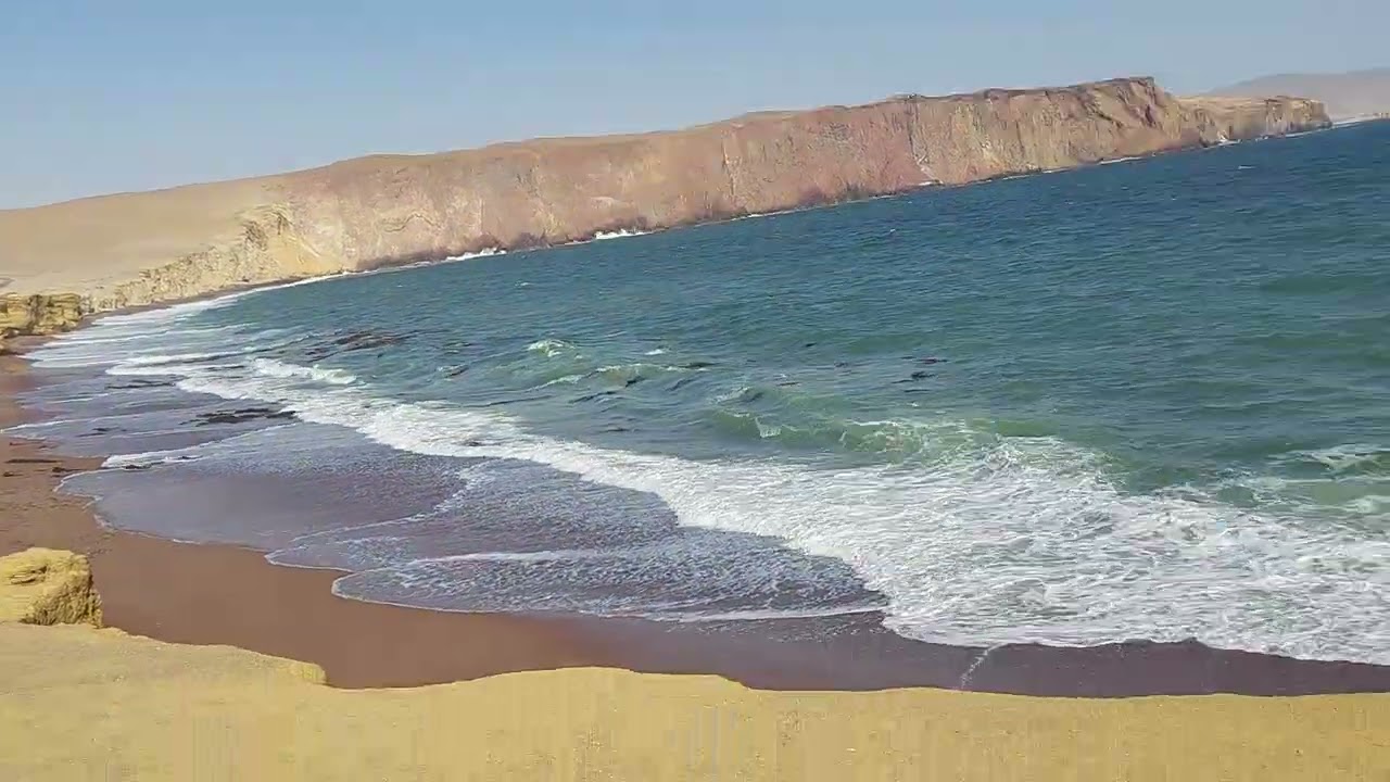 Playa Roja-Paracas