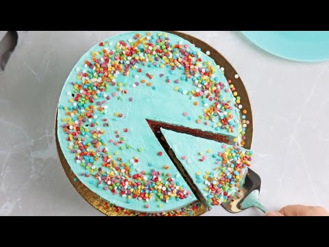 How To Cut A Cake - You've Been Cutting Cake Wrong Your Entire Life