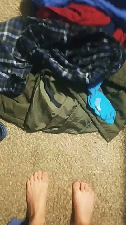 AUSTIN ROBERT WARD'S FEET DANCE'S ON THE FLOOR