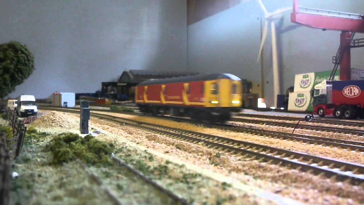 18. SKIPSEY Heljan Class 128 Royal Mail Red