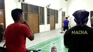 Beromen Dalam Axia Merah