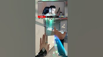 Tarik Reacts to insane 1v4 clutch 🙏