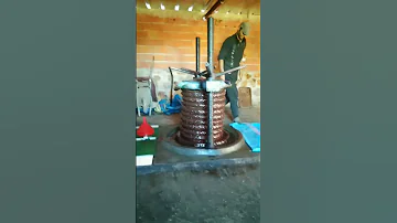 معصرة الزيتون التقليدية 