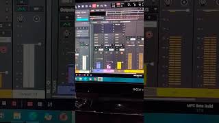 making a beat in Akai MPC software 3.7 using fabric xl,hype synth ,mini d and trap soul drums