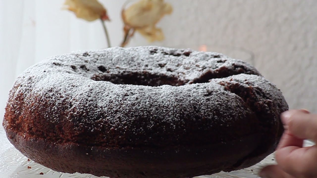 saftiger &amp; luftiger Schokokuchen | der Klassiker | b o u s h r a - YouTube