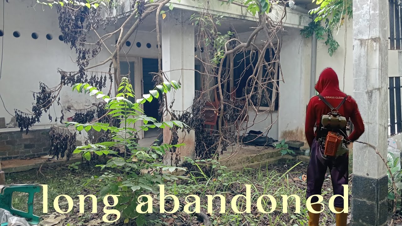 “Cleaning an Abandoned Big House Before It Gets Sold | Full Transformation”