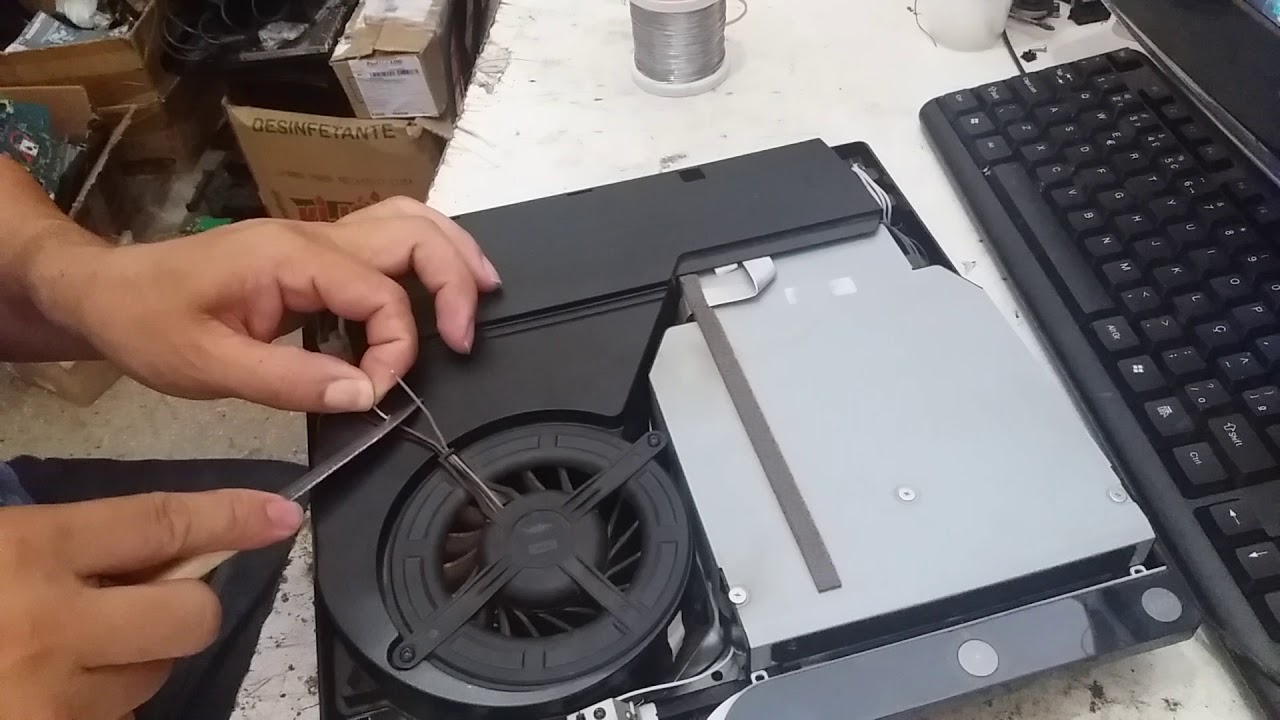 Como acelerar o cooler do ps3 slim - YouTube