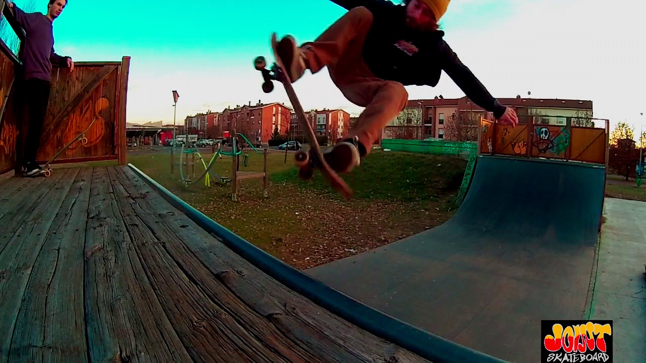 JOINT SKATEBOARD Alan Zanini miniramp in Modena park YouTube