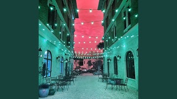 Pulsating Backdrops for Coffee Time