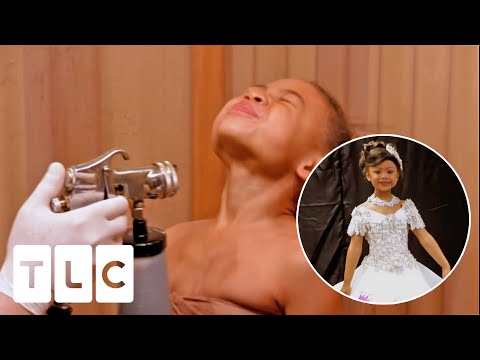 Young Pageant Contestants Get Spray Tans Before The Competition | Toddlers & Tiaras