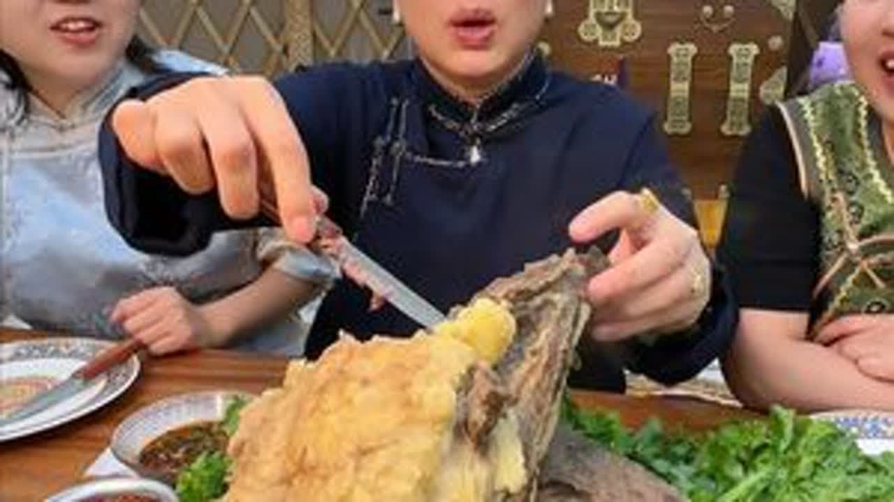 #草原美食 #内蒙古 #嘎嘎香 #牛排 #抖音美食推荐官