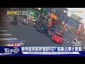 機車載4米水管上路、移動城堡趴趴走! 民眾目擊飽受驚嚇｜TVBS新聞 @TVBSNEWS01
