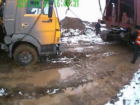 Тянет камаз вправо