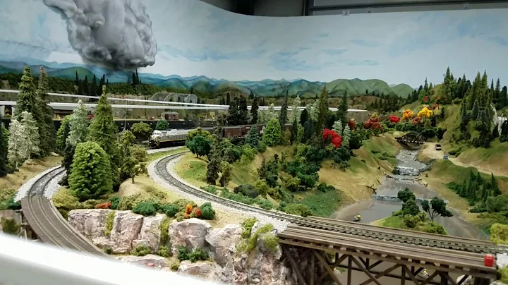 DL 3642 runs at the Treasure Coast Model Railroad layout 04/18/17 Part 6