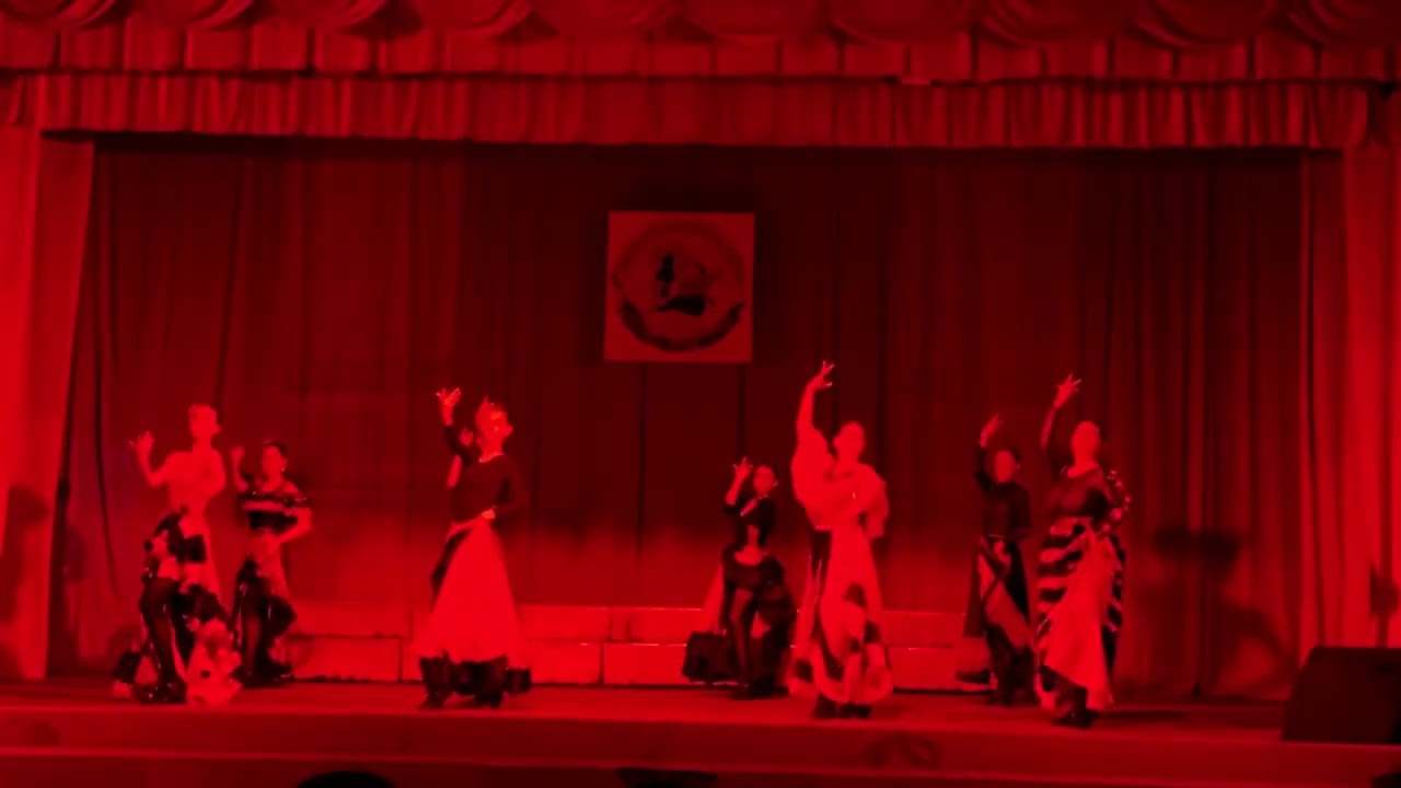 «Іспанський танок» «Народний» ансамбль танцю «Надія»