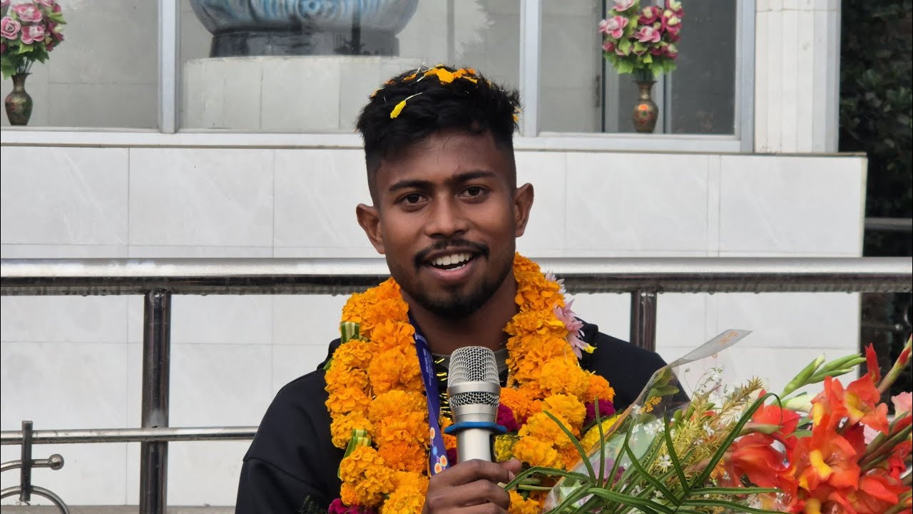 Junior world cup bronze medalist Anmol ekka bhai ko swagat karte huye.