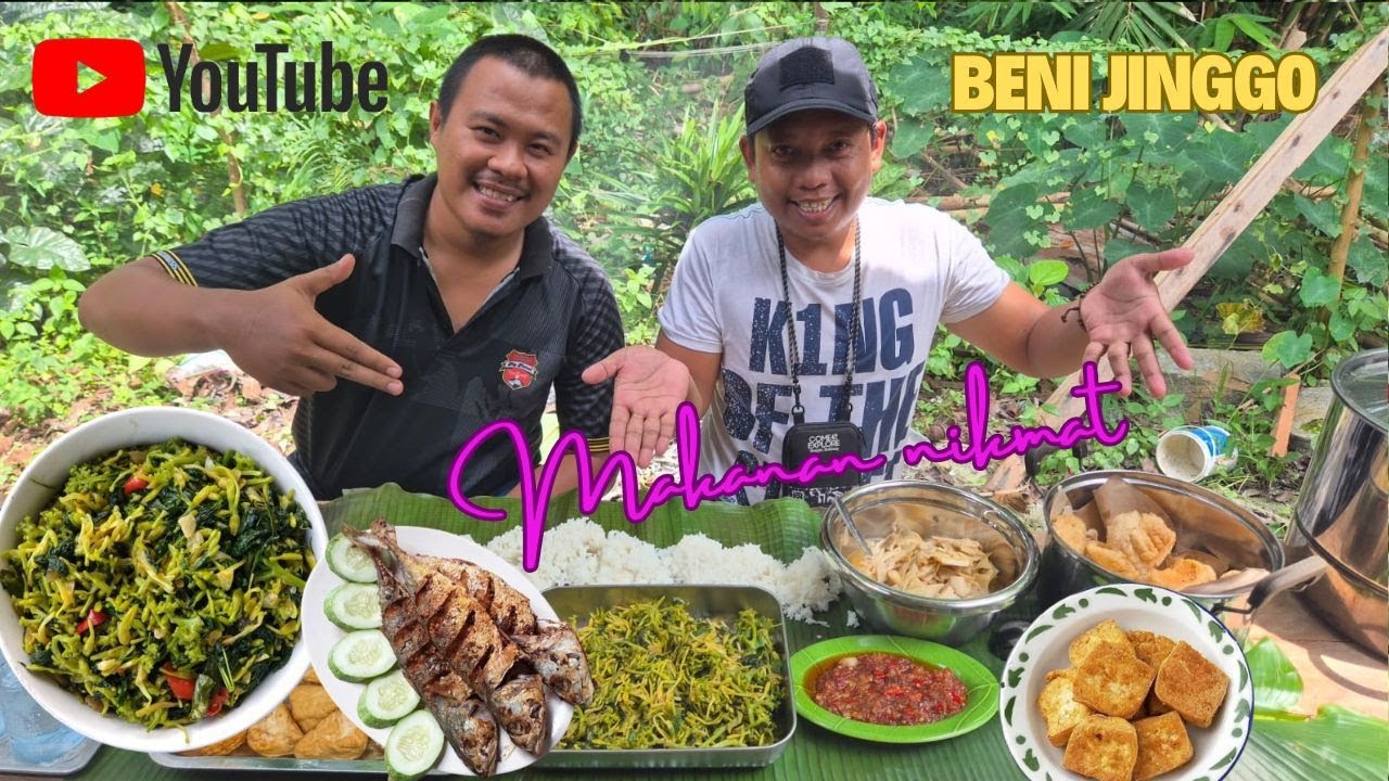 Tumis kembang pepaya dan umbut sawit&sambel, ikan goreng tahu &telor &kerupuk