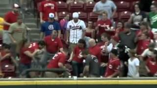 Reds fan catches consecutive homers