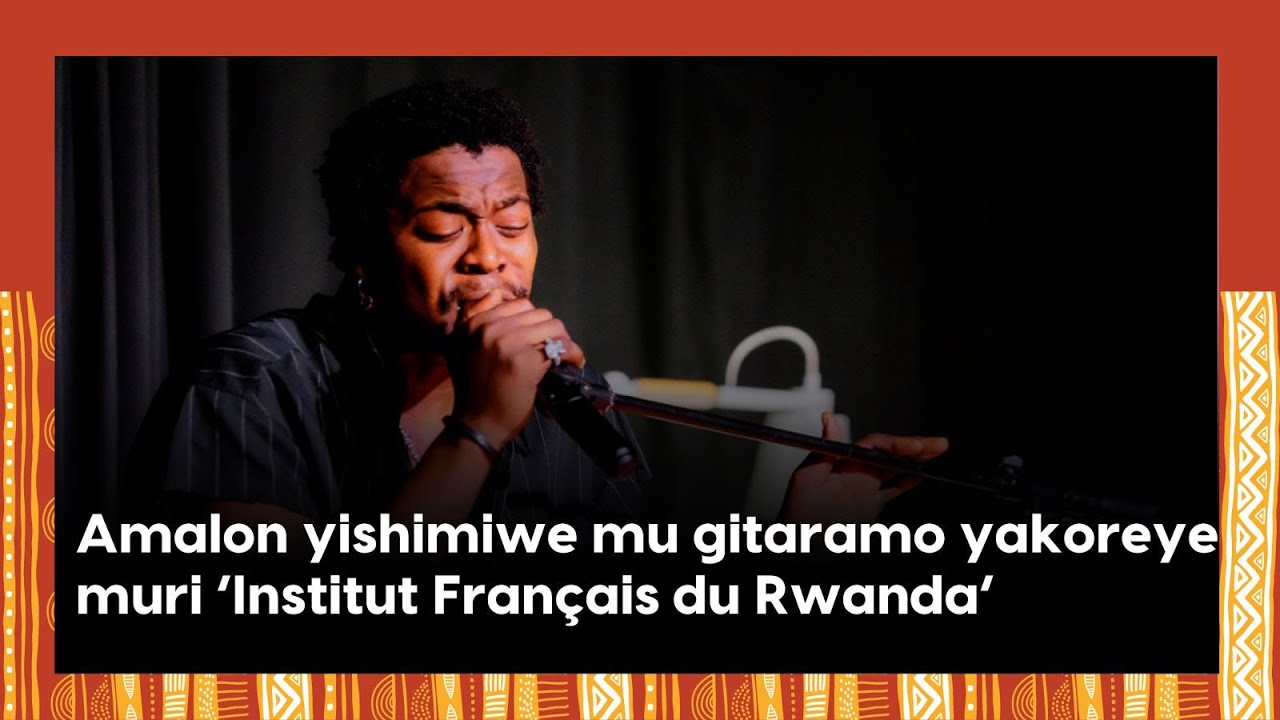 Amalon wari ukumbuwe yanyuranye umucyo imbere y'abitabiriye igitaramo cye