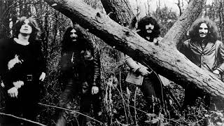 Black Sabbath - Into The Void (GUITAR BACKING TRACK  w/VOICE)