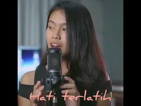 Cover Lagu Hati Terlatih Bareng Marsha Zulkarnaen, Ekspresi Nagita Slavina Jadi Sorotan