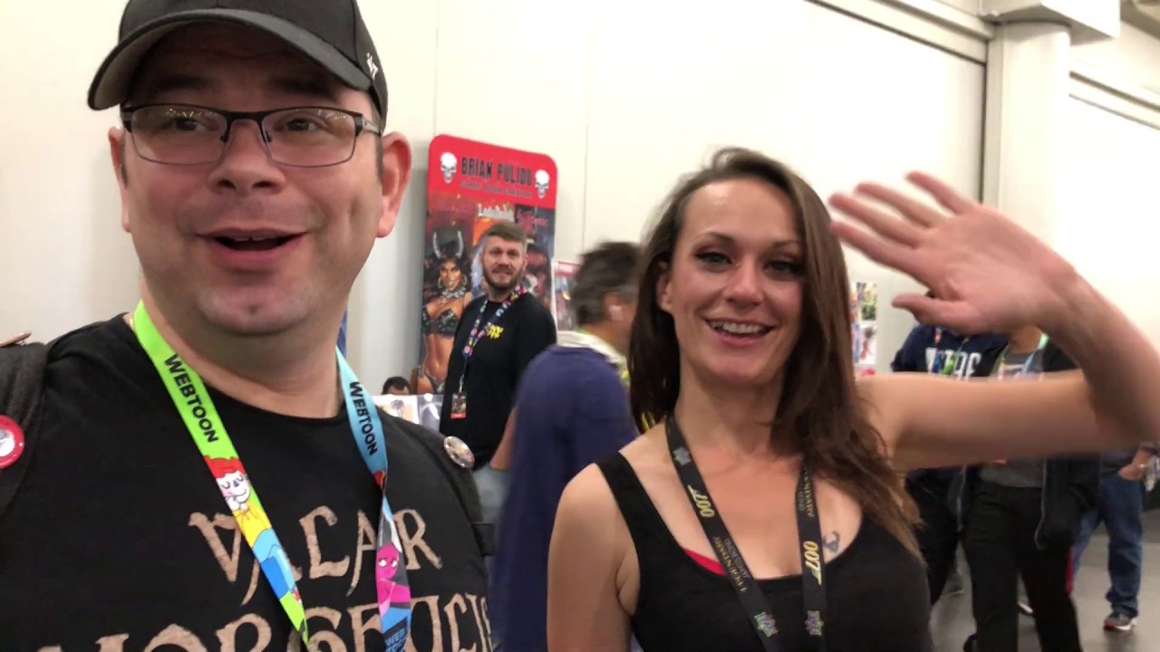 SUNDAY ARTIST ALLEY NYCC!